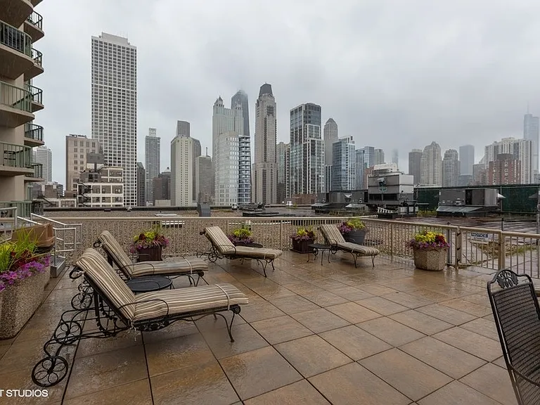 111 W Maple St #2408 — Photo 12