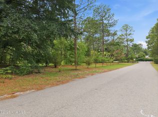 265 McDairmid Rd, Pinehurst, NC 28374