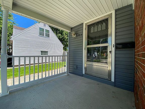 4th image of 235 Burke Dr
