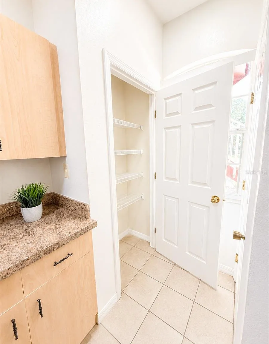 2 bed, 1218 sqft, $1,600 — Photo 4