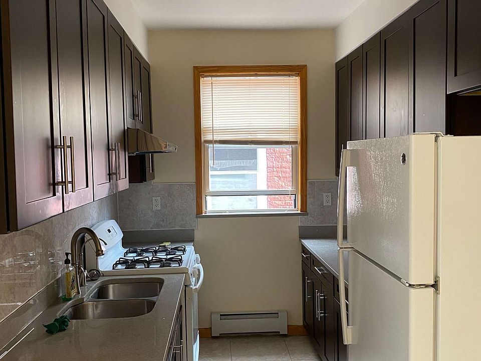 1st image of 2270 E 22nd St #2F