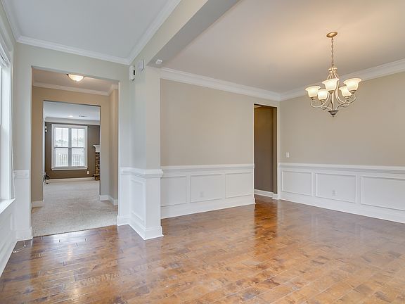 4th image of 346 Brentford Ave