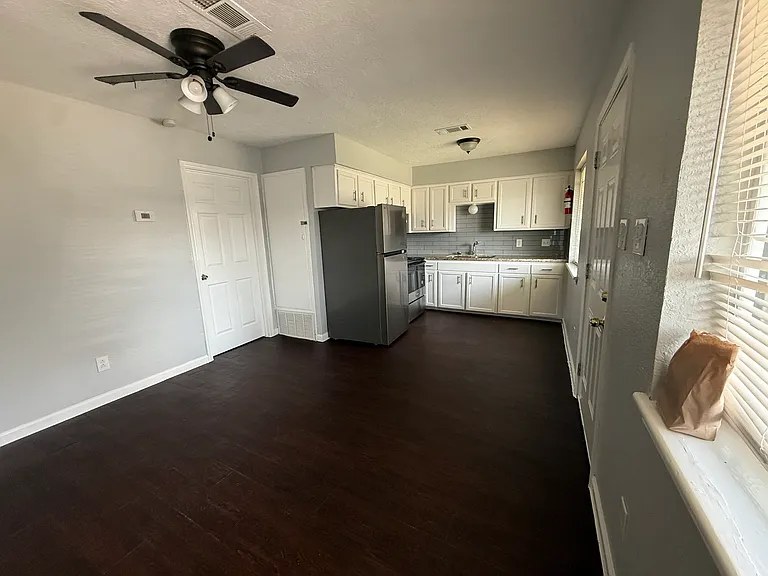 7707 Glover St #4 — Photo 3