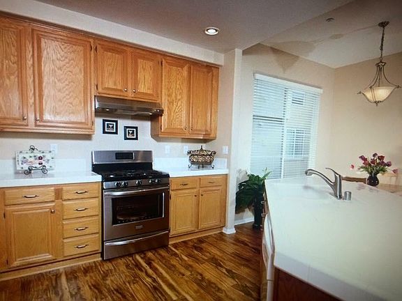 2nd image of 2732 Escala Cir