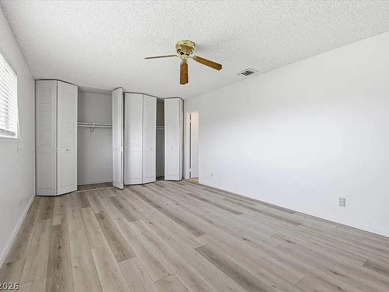 210 Greenbriar Townhouse Way — Photo 3