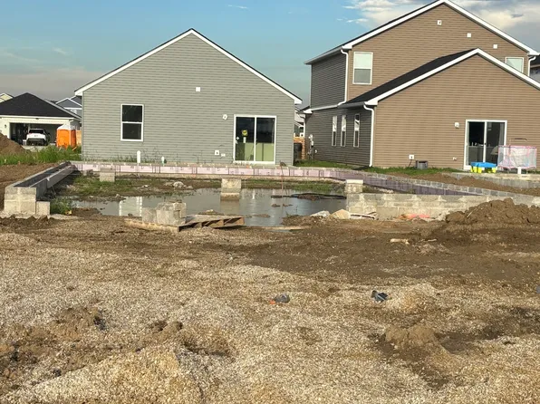 1083 Tomahawk Pl, Martinsville, IN 46151