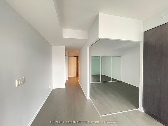 5th image of 70 Temperance St Unit 2202