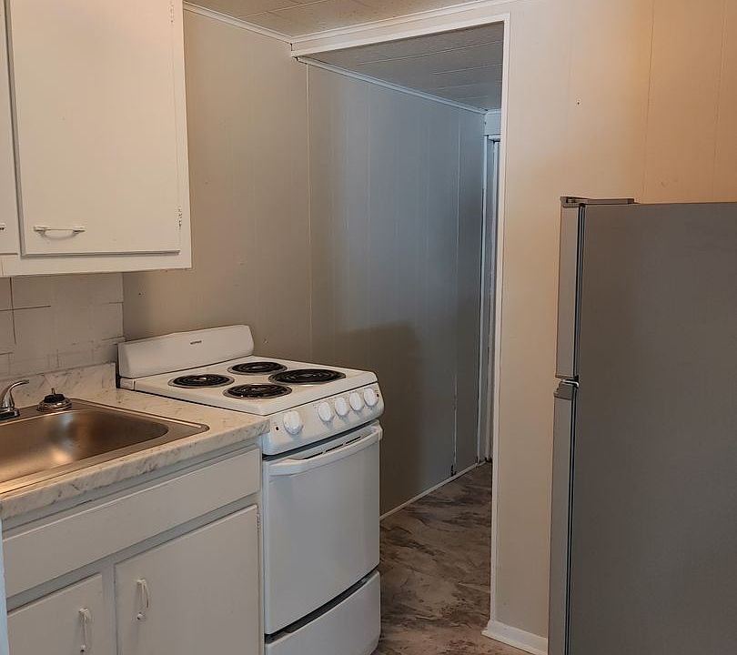 2nd image of 812 Grafton St APT 812