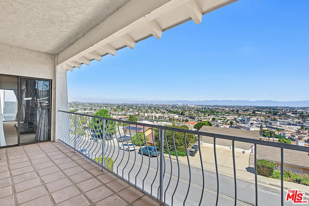 5 bed, 4.0 bath, 3136 sqft, $5,700 — Photo 1