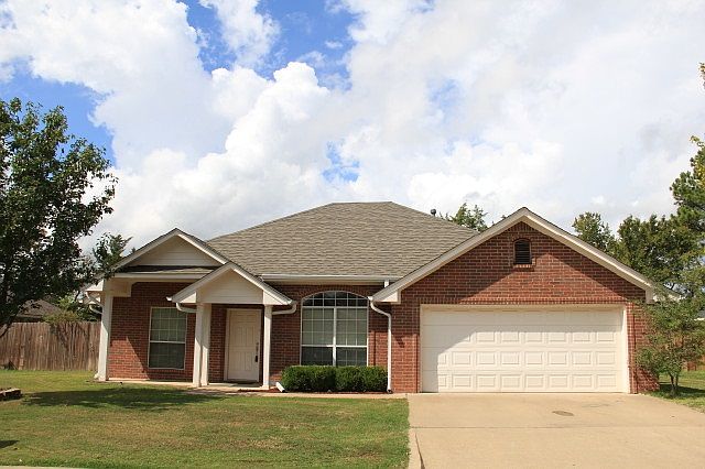 1st image of 322 Amanda Ct