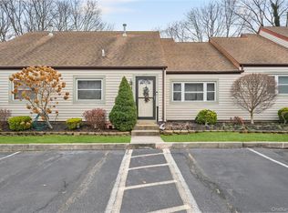 617 Lake Court #617, Middle Island, NY 11953