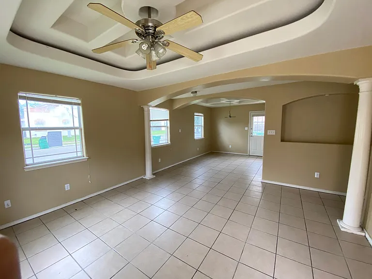 1903 W Douglas St #1 — Photo 4