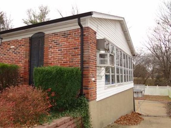 3rd image of 12700 Verwood Dr