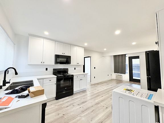 3rd image of 2320 S Robertson Blvd #2
