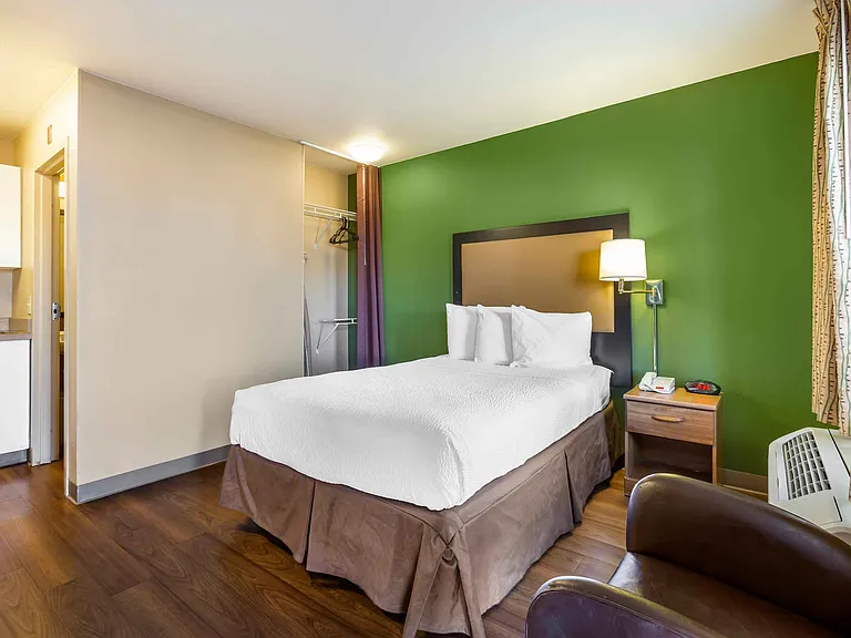 Studio Suite - 1 Full Bed