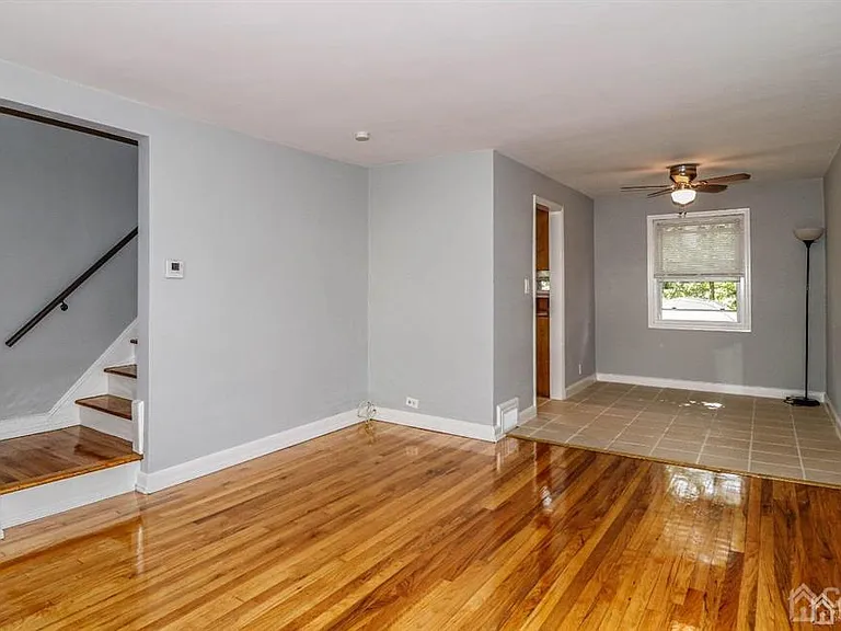 9 Macarthur Dr — Photo 2
