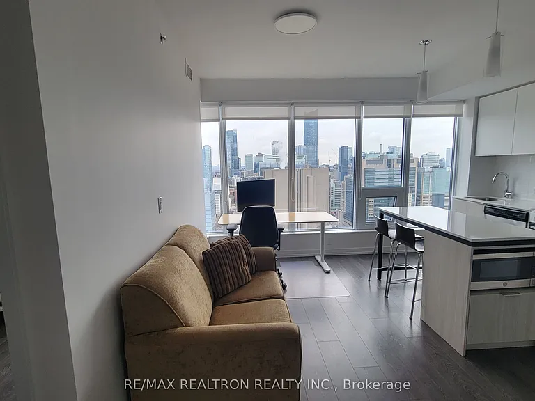 203 College St #2807 — Photo 2