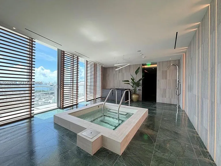 1400 Biscayne Blvd #702 — Photo 26