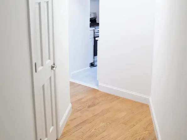 61-09 39th Avenue image 7 of 22