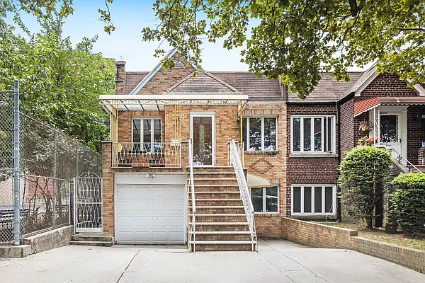 Sold by Remax Real Estate Professionals | media 1