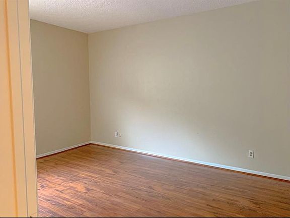 4th image of 2300 Augusta Dr APT 13