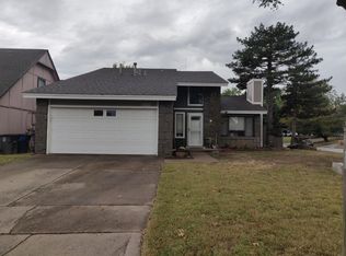 9116 S Maplewood Ave, Tulsa, OK 74137