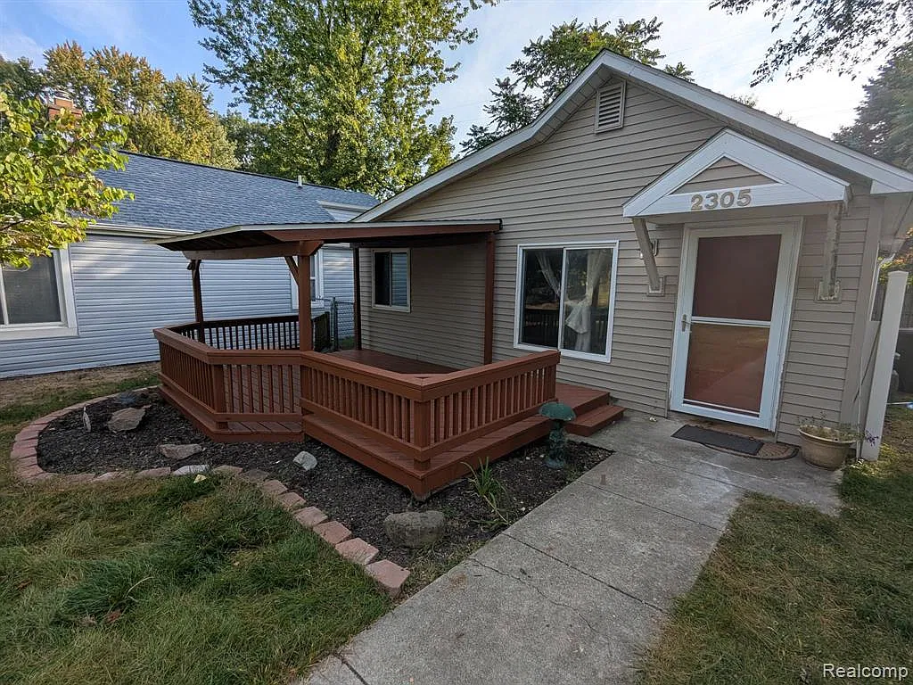 2 bed, 1.0 bath, 860 sqft, $1,395 — Photo 3