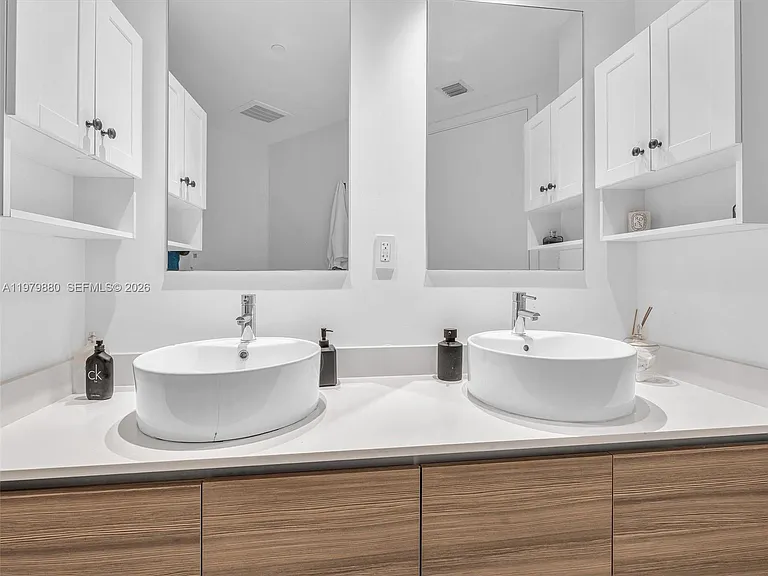 121 NE 34th St #2104 — Photo 38