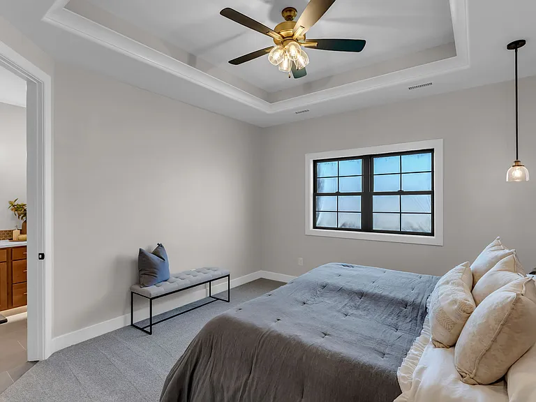 2142 E Beaumont St — Photo 21