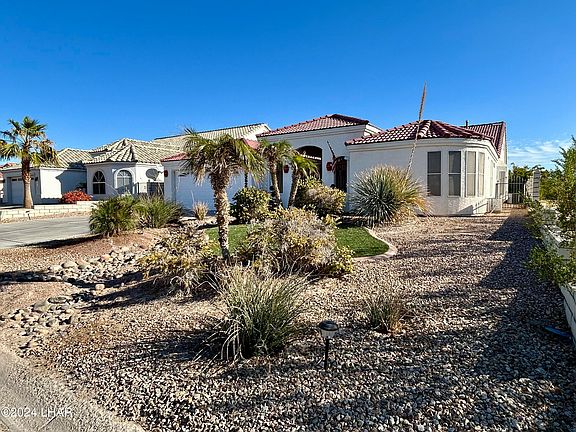 3rd image of 5628 S Desert Lakes Dr