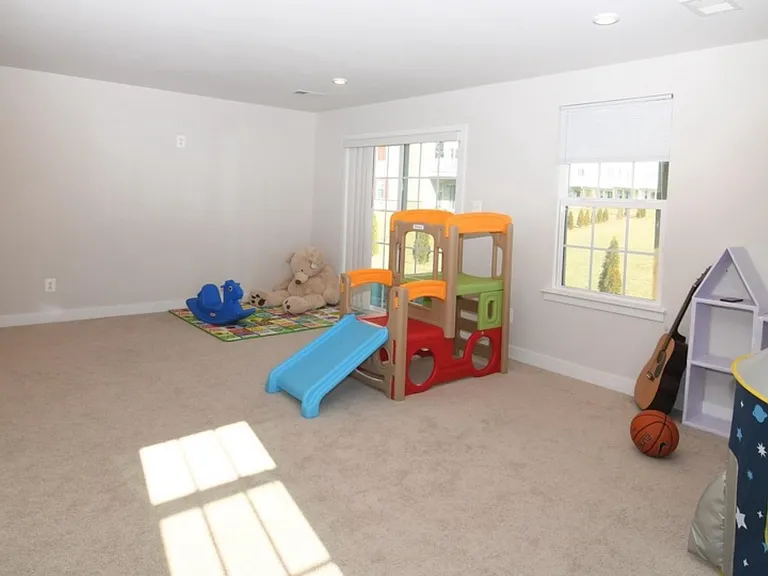 615 Judy Way — Photo 21