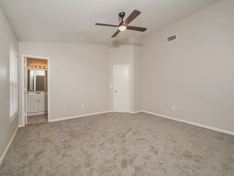 7446 Briarbay Loop — Photo 7