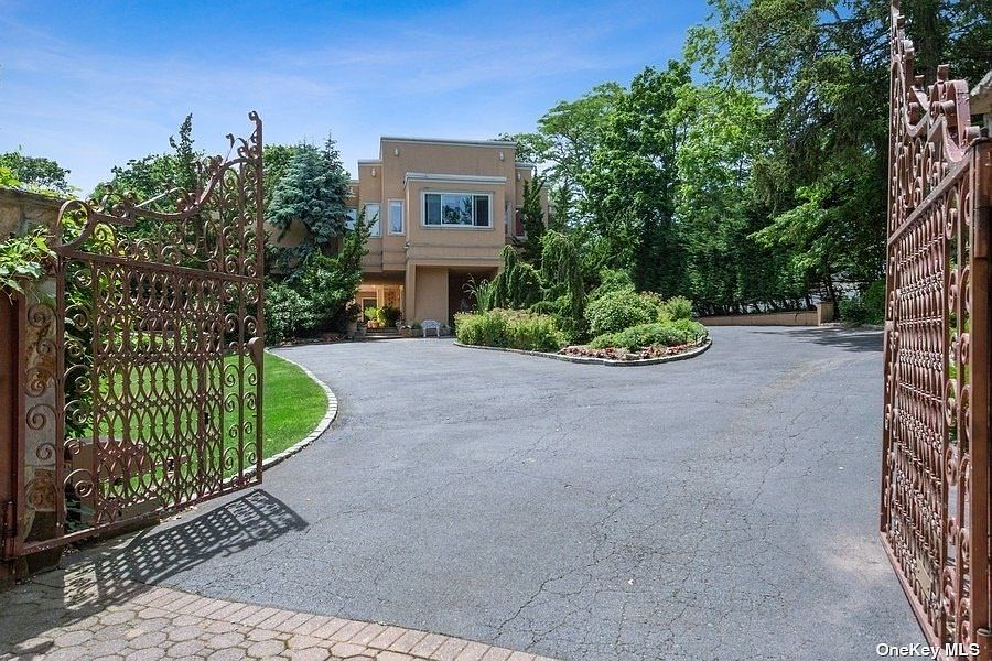 217 Cedar Ave, Hewlett, NY 11557 Zillow