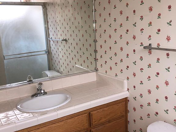 5th image of 893 Kozera Dr