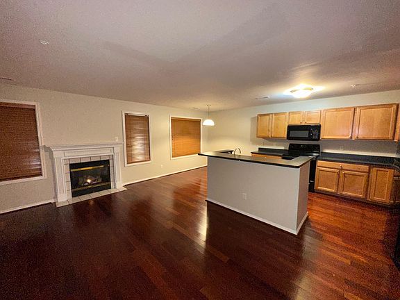Kitchen & Dining Area
