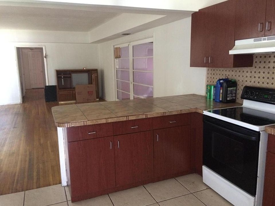 1st image of 1350 NE 159th St