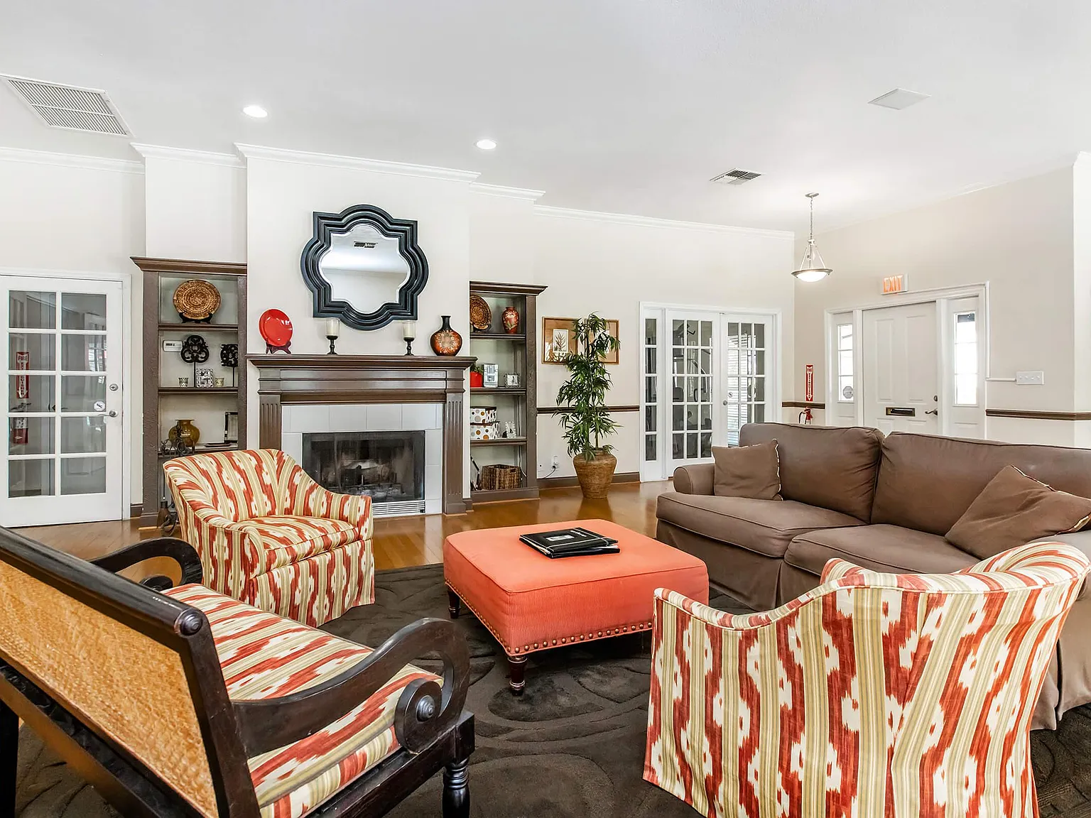 Grand Oaks — Photo 2