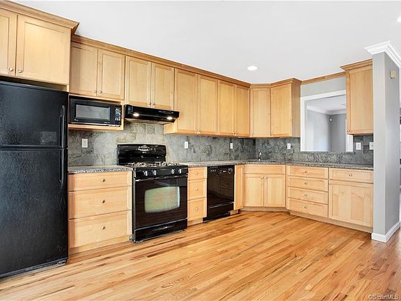 2nd image of 54 Myrtle Ave #7