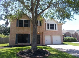 627 Oak Briar Dr, Kemah, TX 77565