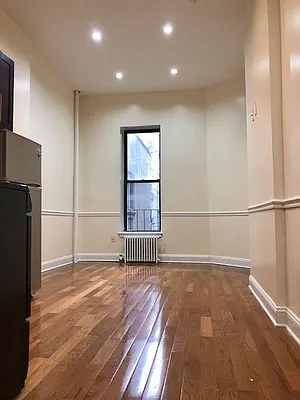 Rented by REAL New York | media 17