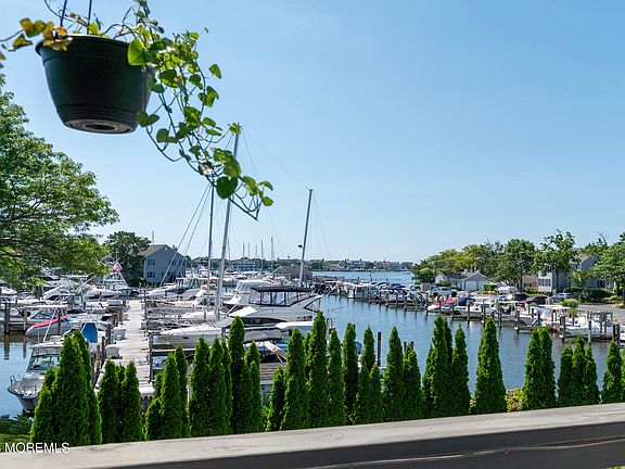 3rd image of 69 Bay Point Harbour