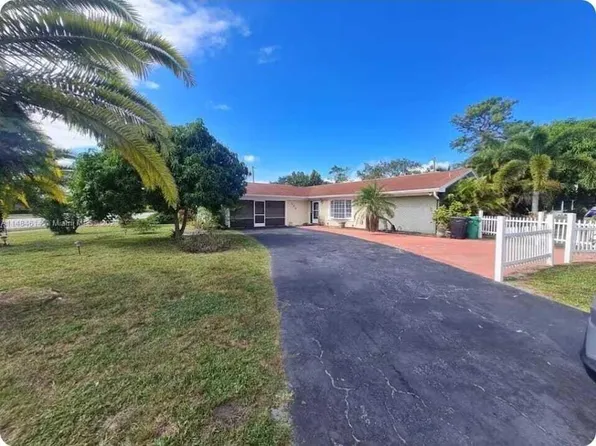 122 Riomar Dr, Port Saint Lucie, FL 34952