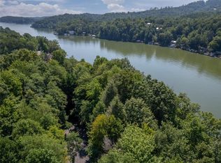 14 Lurewoods Manor Dr, Lake Lure, NC 28746