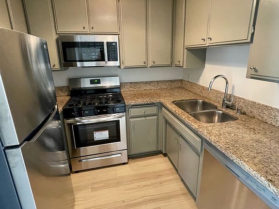 4th image of 1541 S Bundy Dr APT 101