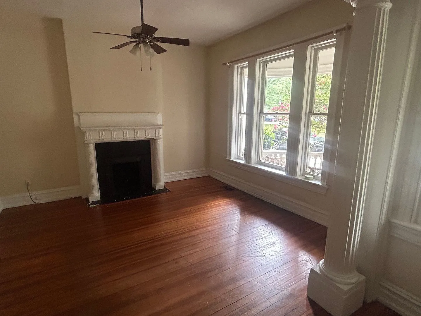 2828 Monument Avenue — Photo 2