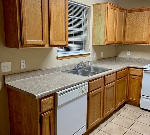 4th image of 5811 Slape St APT 3