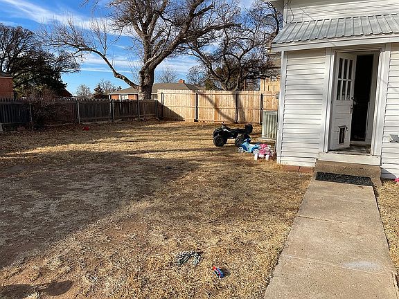 3rd image of 303 W 5th St