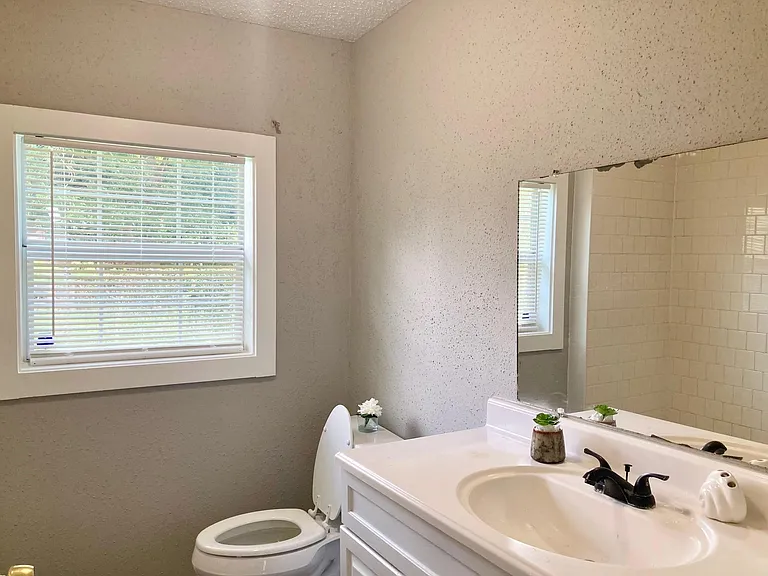 6103 Sherwood Dr — Photo 7