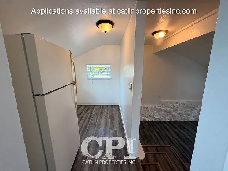 801 Columbia St — Photo 7
