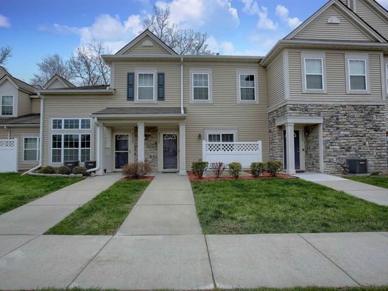 25922 Maritime Cir, Harrison Township, MI 48045